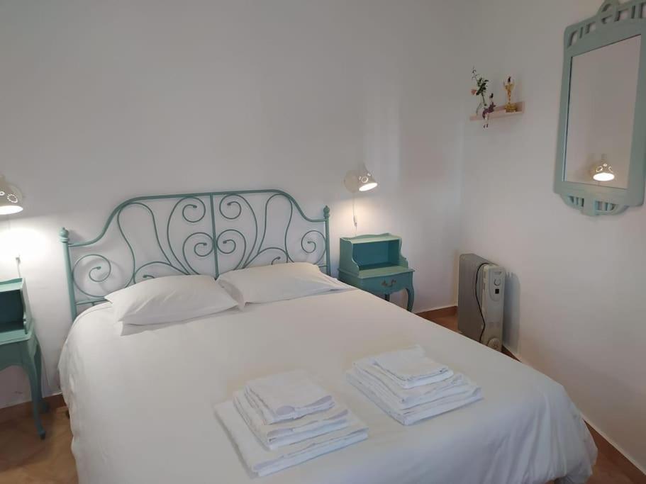 Casa Con Piscina Cerca De Sevilla Hébergement de vacances *
